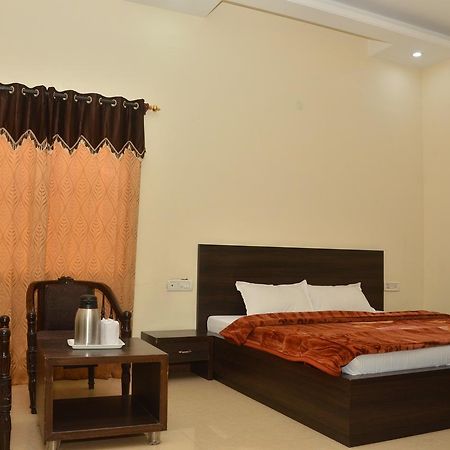 Hotel Milan Palace Amritsar Luaran gambar