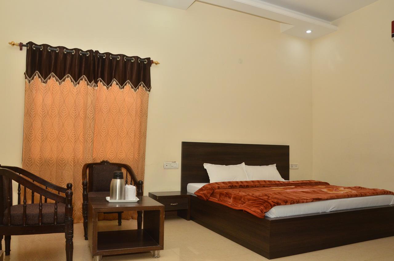 Hotel Milan Palace Amritsar Luaran gambar